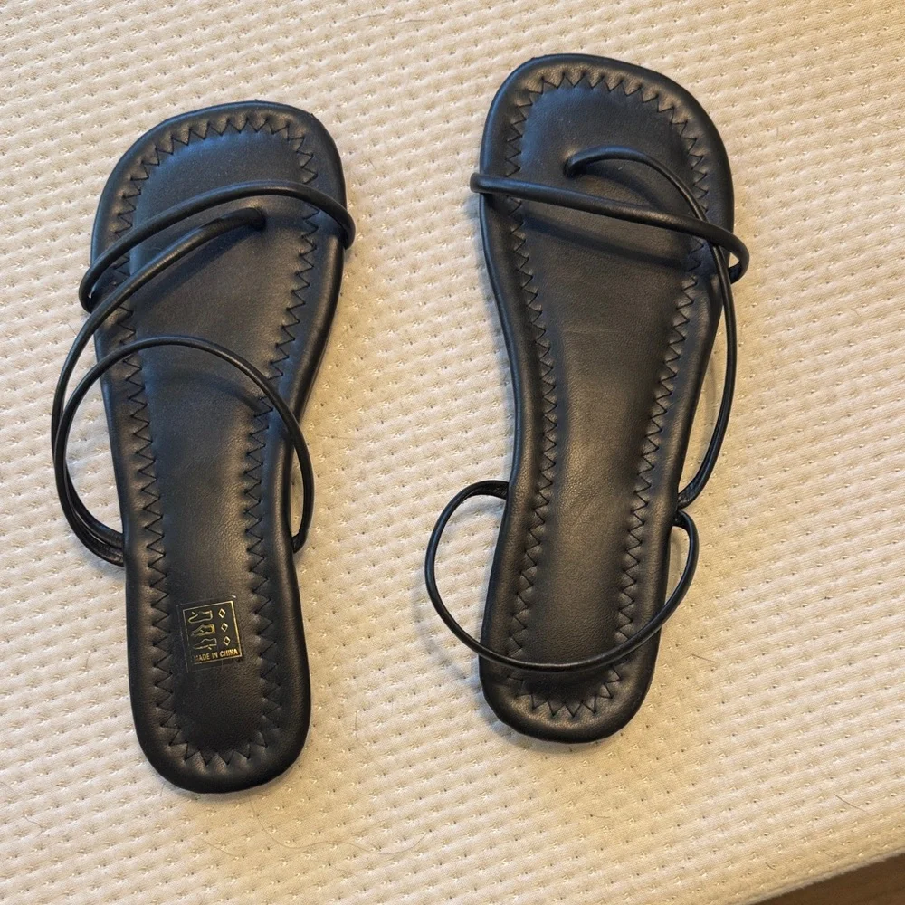 Zara Black Strappy Flat Sandals - Picture 1 of 3
